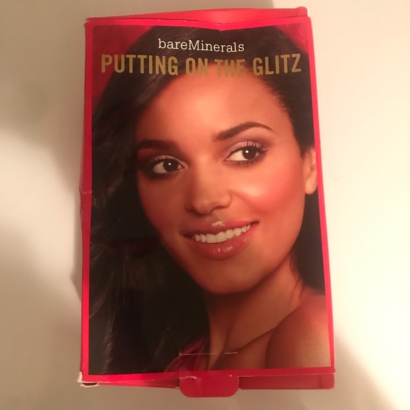 bareMinerals Putting on the Glitz Boxed Set - Picture 2 of 3
